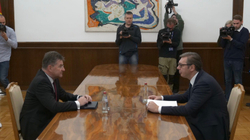 Lajçaku tregon se çfarë u diskutua në takim me Vuçiqin