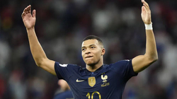 Mbappe merr shiritin e kapitenit te Franca