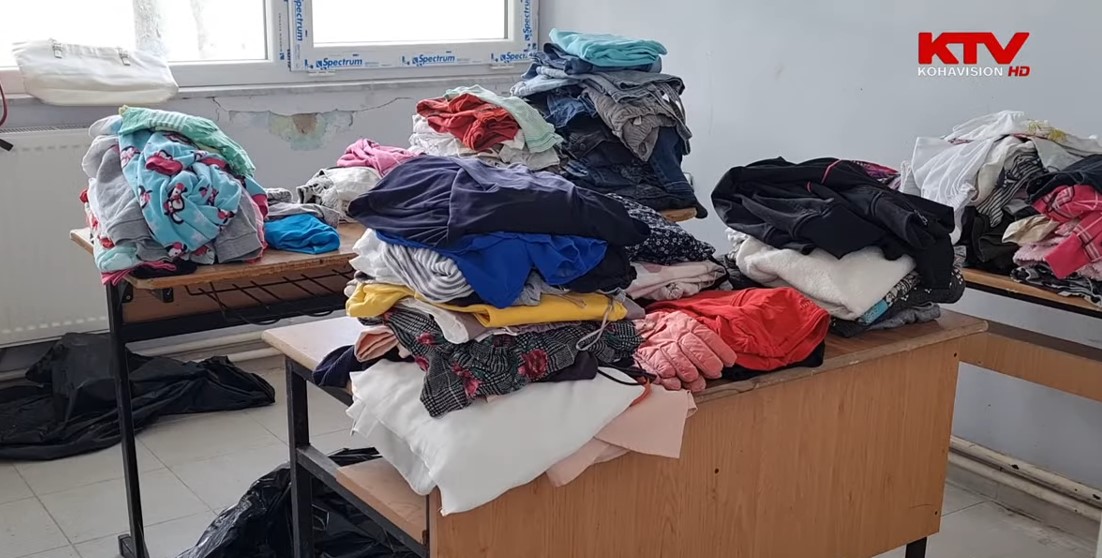 Veshmbathje  - shkolla ne Gadime, skamnor