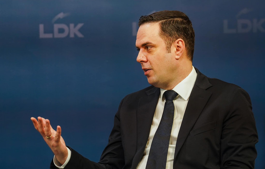 Lumir Abdixhiku - kryetar i KQZ-se