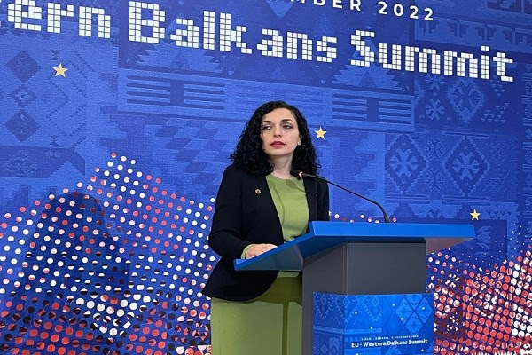 Vjosa Osmani ne Samit