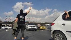 5 të dënuar me vdekje dhe 11 të tjerë të arrestuar për vrasjen e një paramilitari në Iran
