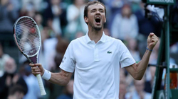 Wimbledoni gjobitet me mbi 800 mijë funta për ndalimin e tenistëve rusë e bjellorusë