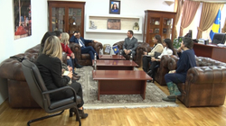 Praktikat e përfshirjes së komunitetit rom në Prizren zgjojnë interesimin e zyrtarëve grekë