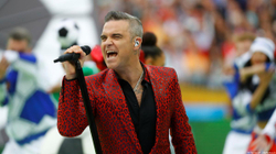 Robbie Williams mban koncert në kampin e Anglisë
