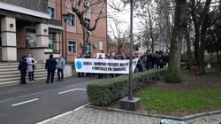 Protestojnë punëtorët teknikë të Prishtinës, kërkojnë rritje të pagave