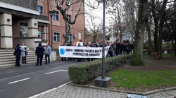 Protestojnë punëtorët teknikë të Prishtinës, kërkojnë rritje të pagave