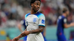 Sterling stërvitet me Anglinë