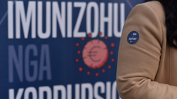 Ministrja Haxhiu “vaksinohet” kundër korrupsionit
