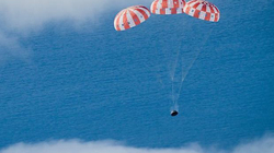 Kapsula “Orion” e NASA-s kthehet me sukses në Tokë