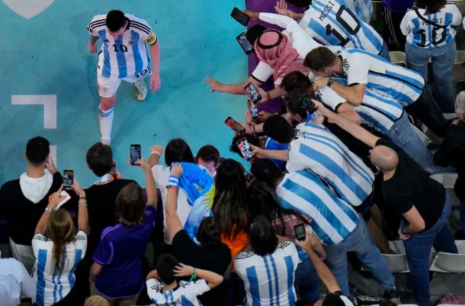 Lionel Messi frymëzon një pelegrinazh mbarëbotëror në Katar