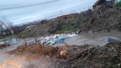 Hyseni: Vërshimet po ndodhin edhe si pasojë e hedhjes së mbeturinave në lumenj