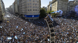 Çmenduri totale në Buenos Aires, 31 të lënduar”