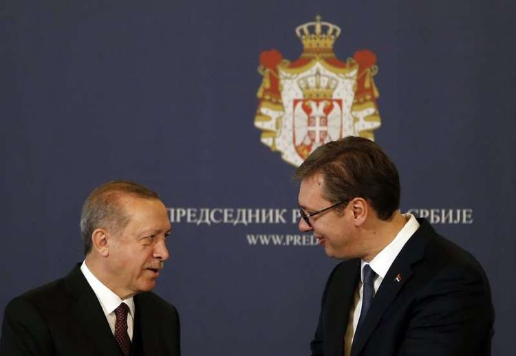 Vuçiq paralajmëron Turqinë: Dhënia e “Bayraktarëve” për Kosovën do të ndikojë marrëdhëniet tona
