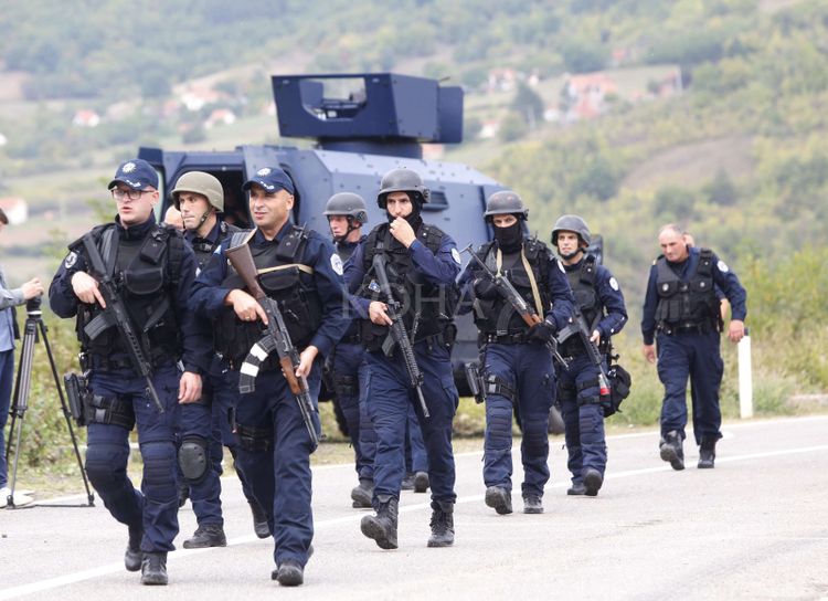 Zeqiri: Policët që u ndihmuan të zhvendoseshin nga Jarinja e Bërnjaku ishin me sëmundje kronike