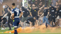 Më shumë akuza për pushtimin e fushës së futbollit në Australi