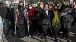 Talebanët arrestuan disa gra që protestuan kundër ndalimit të tyre në universitete