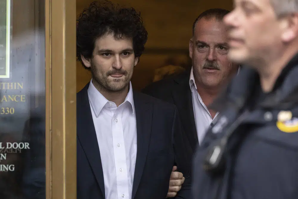 Themeluesi i FTX-it lirohet në arrest shtëpiak me një garanci prej 250 milionë dollarësh