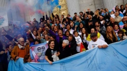 Spanja ua mundëson personave mbi 16 vjeç ta ndërrojnë gjininë