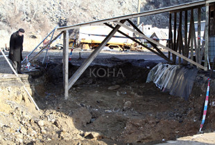 Gërmime për varreza masive në Rudnicë të Serbisë, më 28 dhjetor, 2013 (Foto: Alban Bujari)