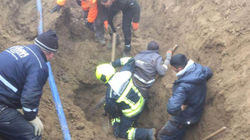 Dheu i shembur bllokon një person në Kamenicë