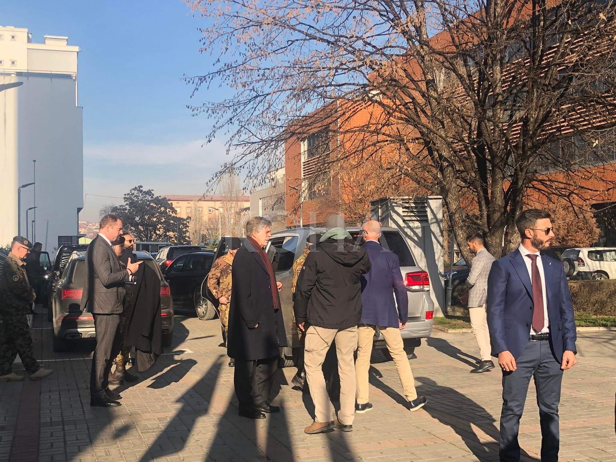 Kurti me KFOR-in dhe EULEX-in pajtohen se s’duhet të ketë barrikada në rrugë