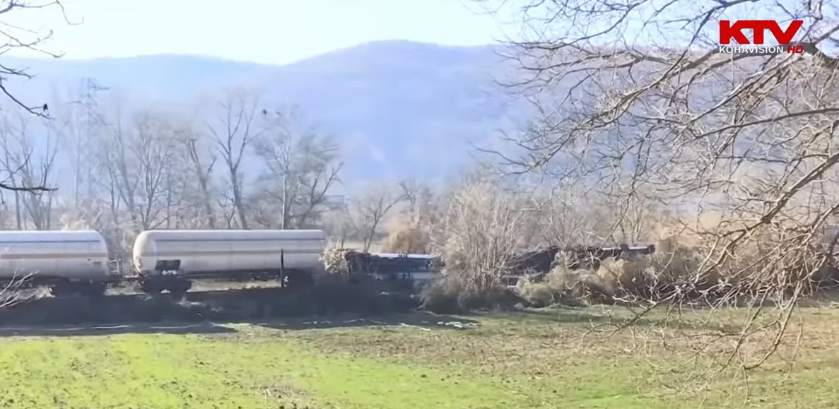 Në Serbinë jugore mbyllen shkollat e autostrada pas rrjedhjes së amoniakut