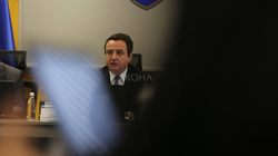 Kurti: S’ka pasur marrëveshje të fshehtë për heqjen e barrikadave, s’ka garanci për Asociacionin
