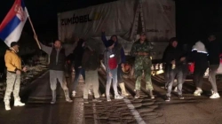 Barrikadat mbyllin tri pika kufitare me Serbinë 