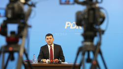 Krasniqi: Evidente që Kurti ka pasur marrëveshje të fshehtë me Vuçiqin për heqjen e barrikadave