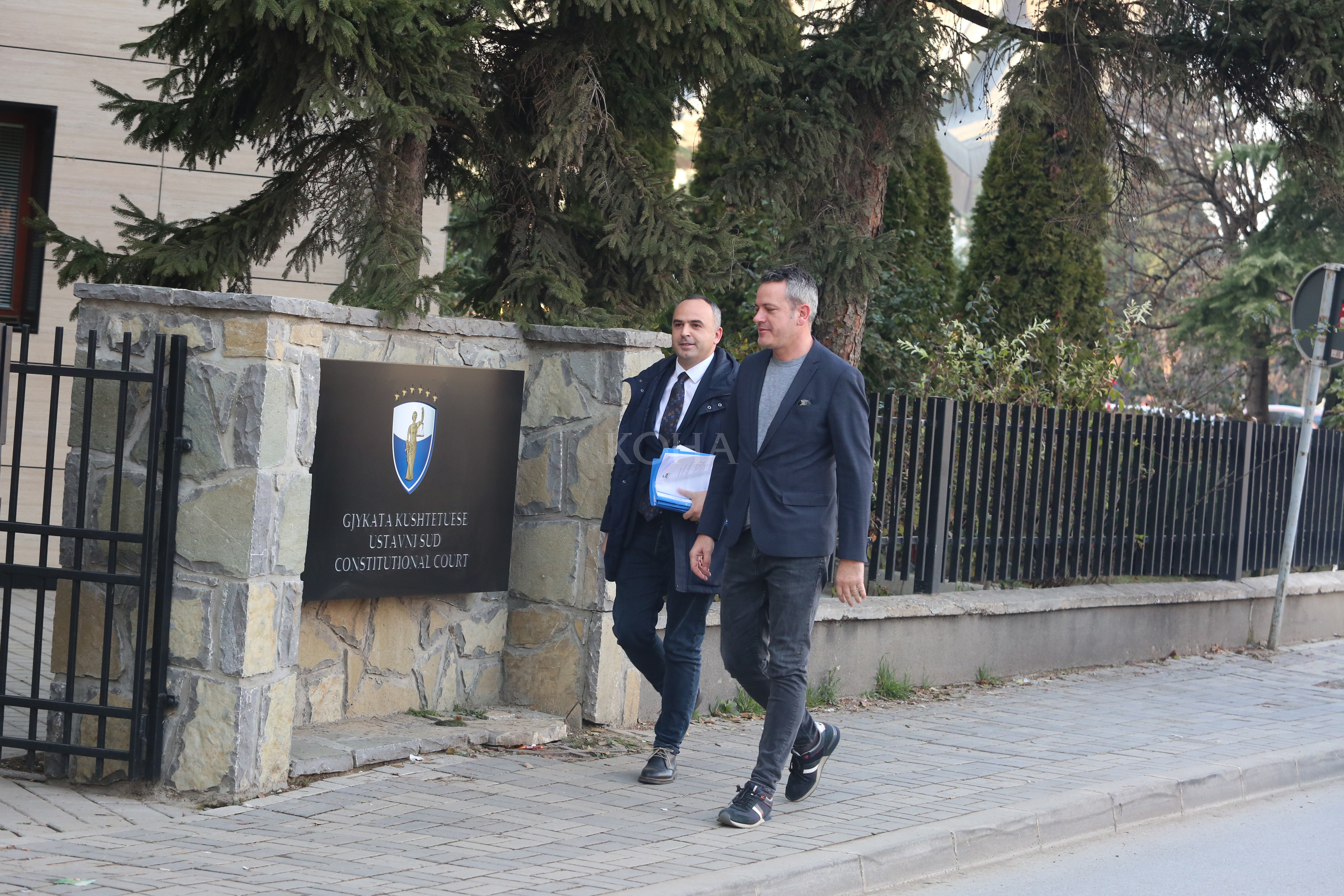 Edhe LDK-ja e dërgon në Kushtetuese Ligjin për Zyrtarët Publikë