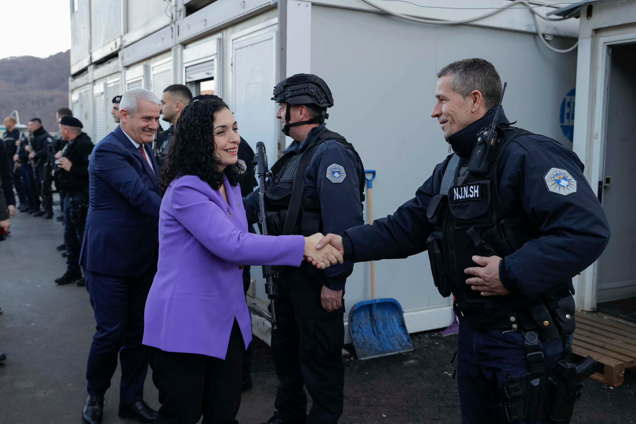 Njësi e zyrtarë policorë dekorohen me Medaljen Presidenciale për Siguri