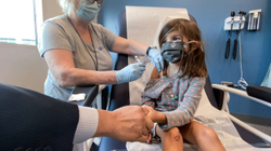 Vaksina Pfizer për fëmijët deri në 5 vjeç mund të jetë e gatshme në fund të shkurtit