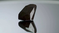 Diamant i zi misterioz del në ankand, pritet të arrijë mbi 5 milionë euro