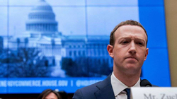 Njerëzit braktisin Facebook-un, Mark Zuckerberg humb 29 miliardë dollarë