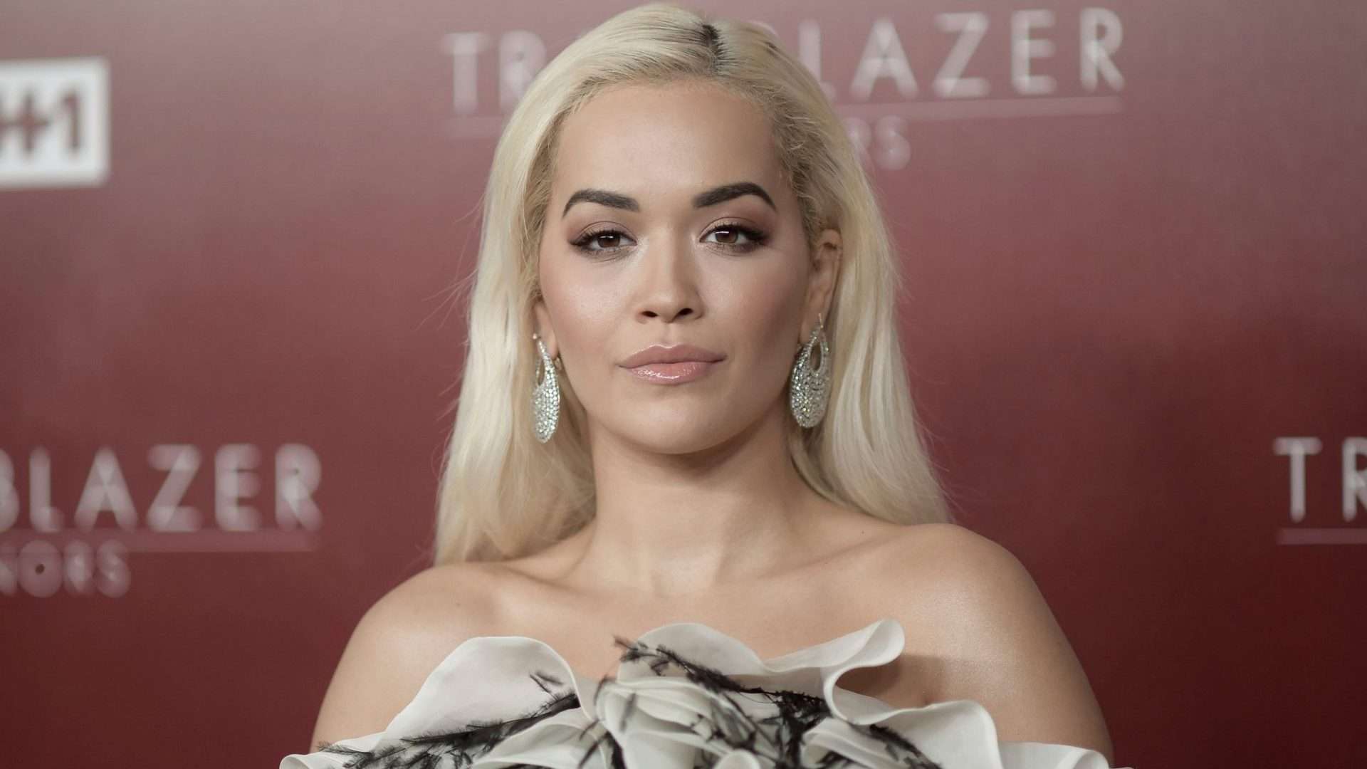 Rita Ora bëhet pjesë e BMG, paralajmëron këngë të reja