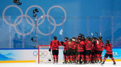 Kanadaja mposht Finlandën në hokej në akull