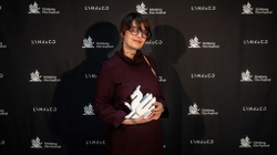 “Vera andrron detin” triumfon në Suedi si film që shtyn kufijtë e strukturave patriarkale