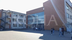 21 mësimdhënës e 173 nxënës të infektuar me COVID në Pejë