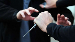 Sulmoi me thikë dy të mitur, arrestohet një person në Lipjan