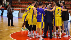 Ylli me lehtësi kalon në gjysmëfinale të Kupës