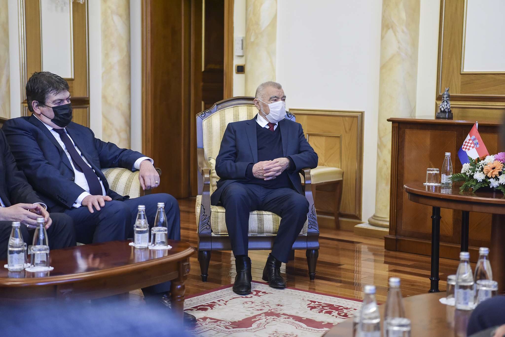 Ish-presidenti i Kroacisë, Mesiq sot qëndron në Kosovë