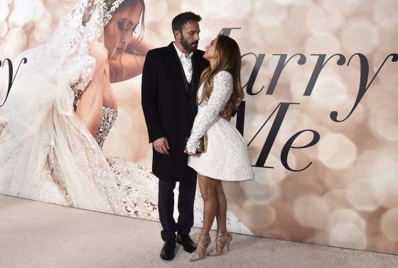 Jennifer Lopez dhe Ben Affleck e ndoqën premierën e filmit “Marry Me”