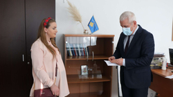 MPB-ja shpërndan lejeqëndrimet e para pesëvjeçare për shtetasit e Shqipërisë