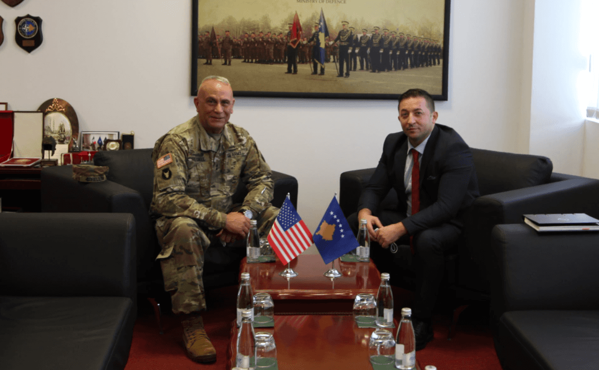Komandanti i Gardës Kombëtare të Iowas dhe ambasadori Hovenier premtojnë mbështetje për FSK-në