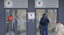 Bie numri i studentëve të regjistruar në Fakultetin Ekonomik dhe atë Juridik