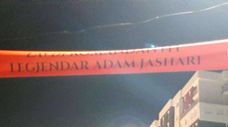 Emri i Adem Jasharit shkruhet gabim në banerët në Skenderaj
