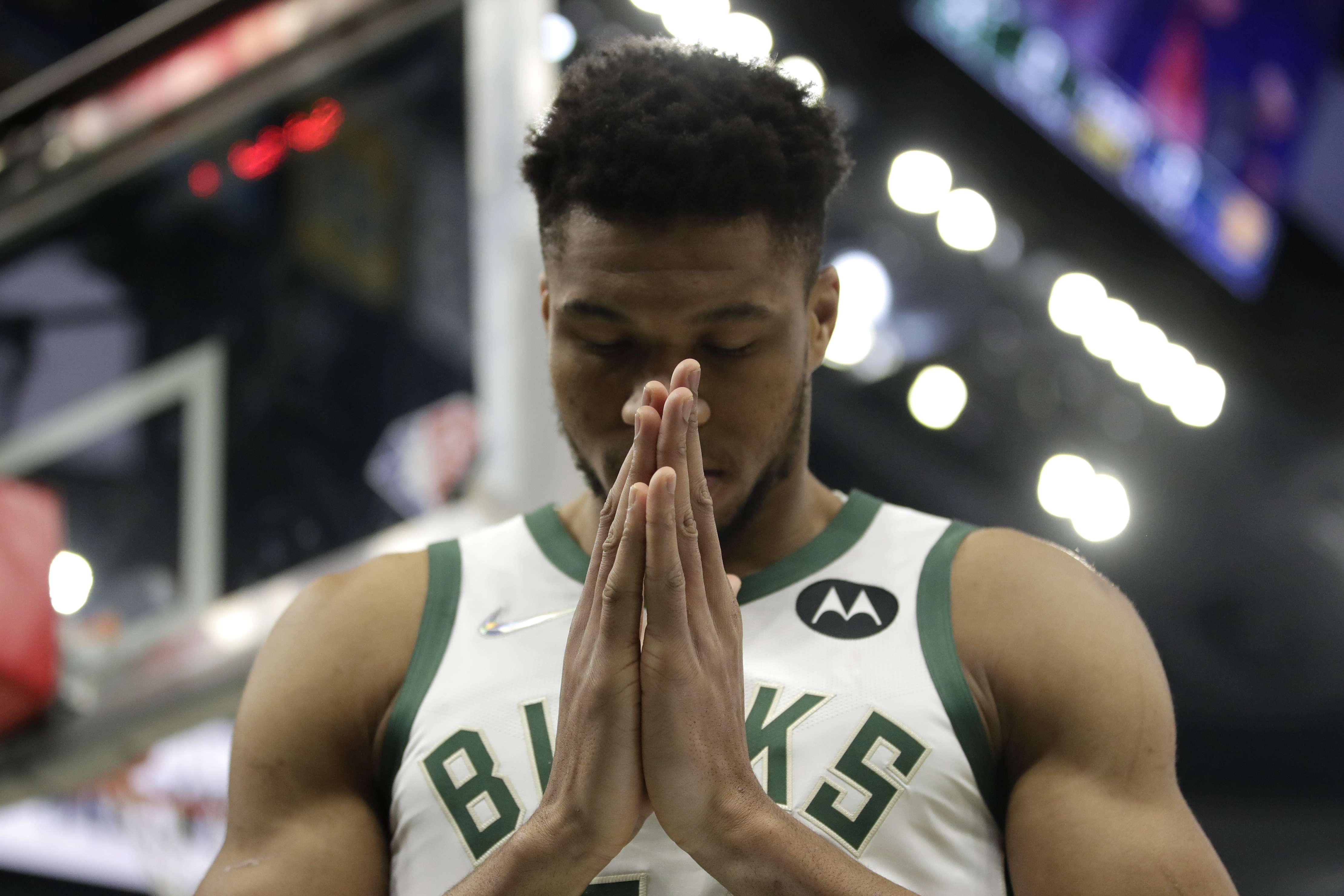 Antetokounmpo realizon rekord të stinorit, 50 pikë