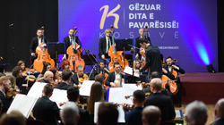 Filharmonia nëpërmjet tingujve prek rrënjët e Pavarësisë së Kosovës