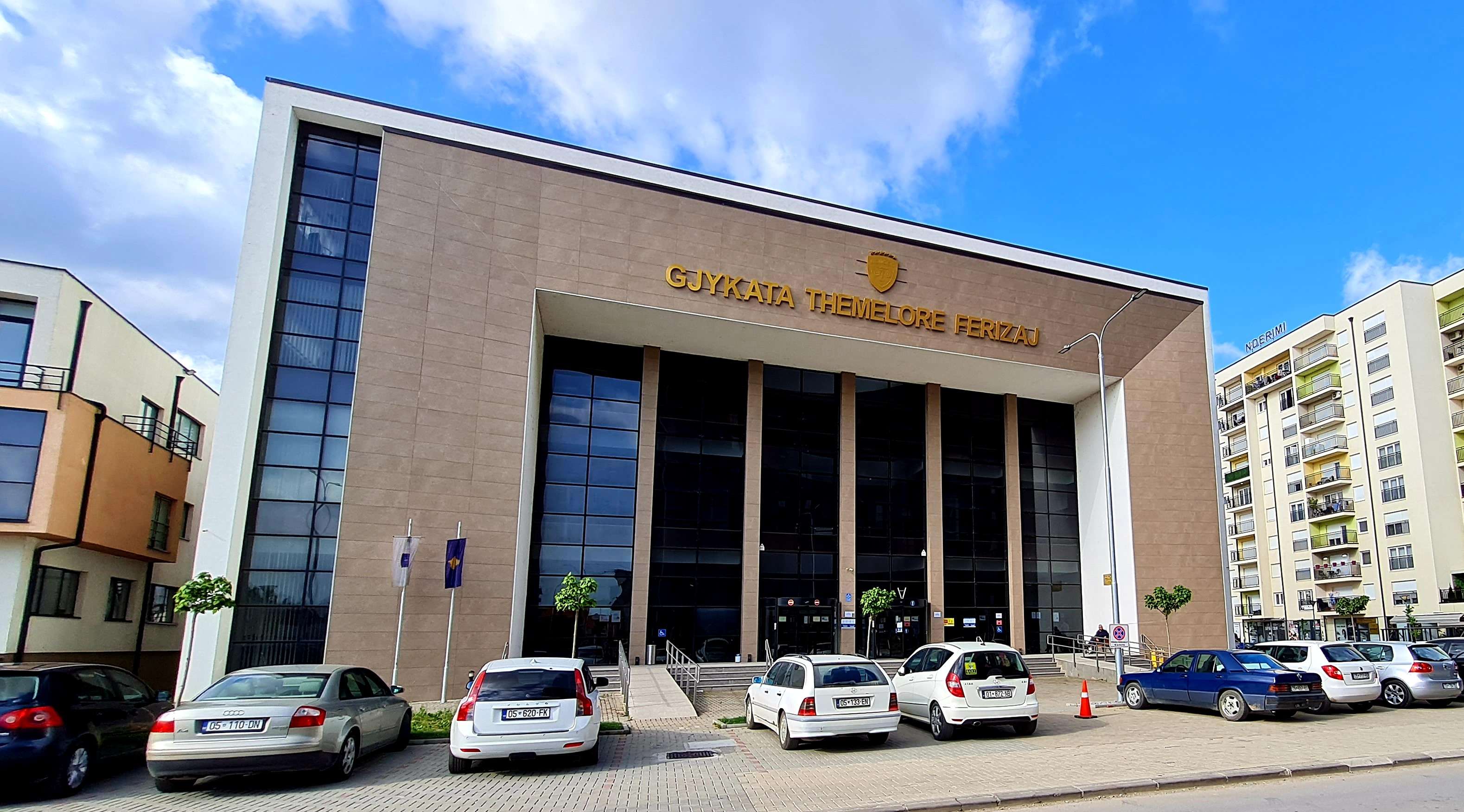 Një muaj paraburgim personit që rrahu ish-bashkëshorten në Shtime